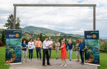 Übergabe der Präsidentschaft im Rotary Club Weiz von Christoph Permann an Gertrude Frieß.